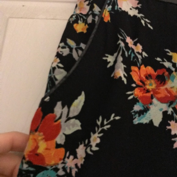 Jessica Simpson Floral Dress Pants. - Picture 4 of 7